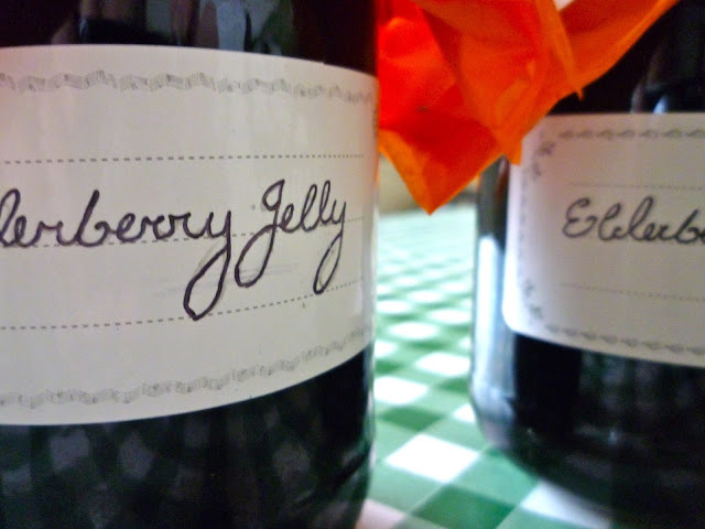 elderberry jelly via lovebirds vintage
