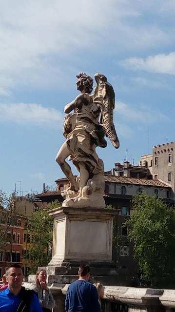 Statue sur le ponte Sant' Angelo