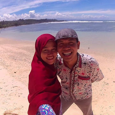 pantai laguna dengan pasir putih yang bersih