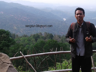 http://oangsun.blogspot.co.id/2018/01/wisata-gunung-karang-babakan-jawa.html