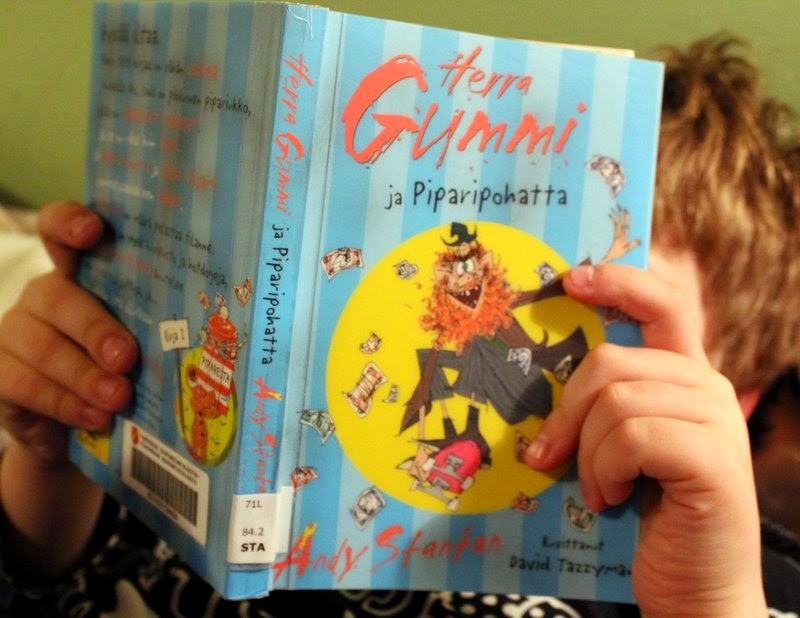 musta suku puoli Runot