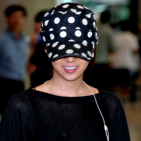 소두로 유명한 한승연이 모자를 쓰면 생기는 일 有 | 인스티즈