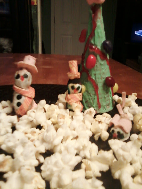 Popcorn snow scene.