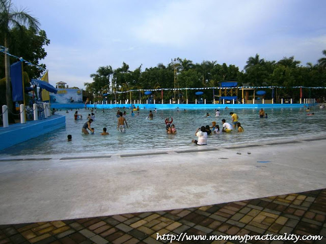 8 Waves Waterpark & Hotel