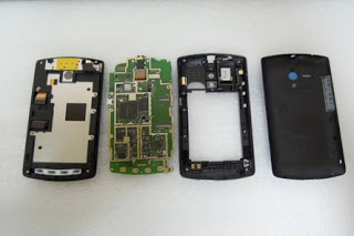 Sony Xperia Neo L Show The Internal To The FCC