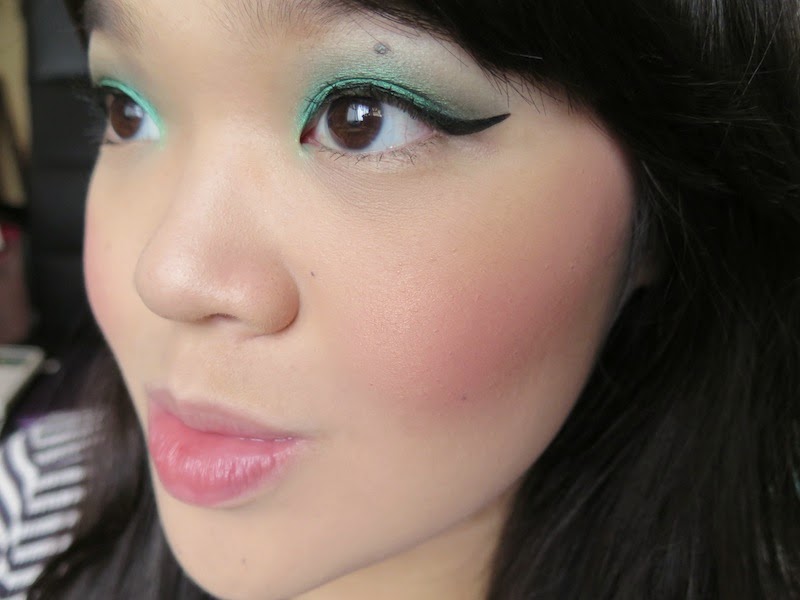 The Blackmentos Beauty Box Bright Green Elf Inspired eyes!