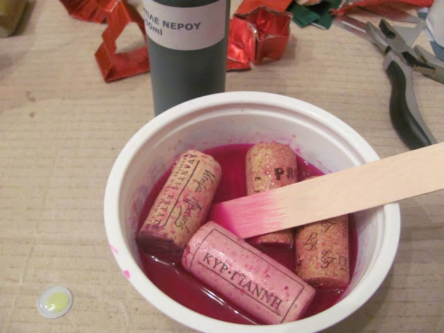 Χρισουγεννιάτικο δέντρο από φελλούς / DIY cork Christmas tree 