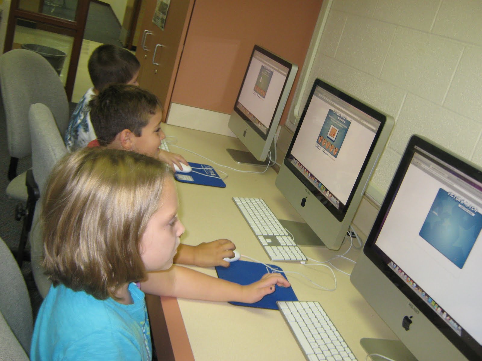 Home Of The Happy Hive: COMPUTER LAB FUN