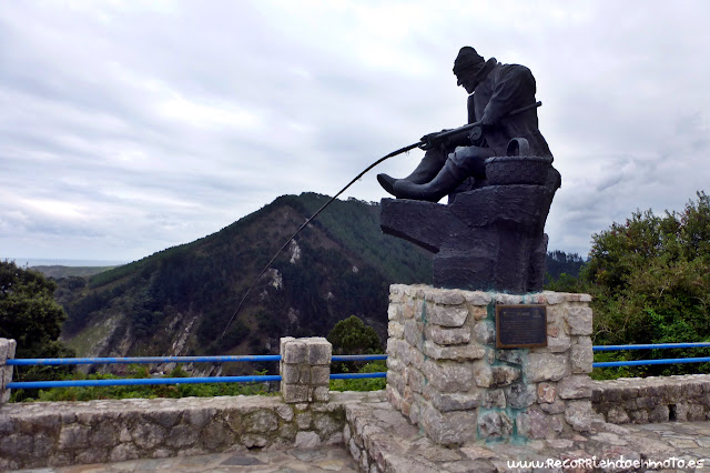 Monumento al pescador de Pechón