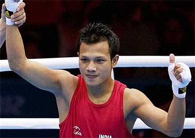 Boxer Laishram Devendro stormsinto  pre-quarters