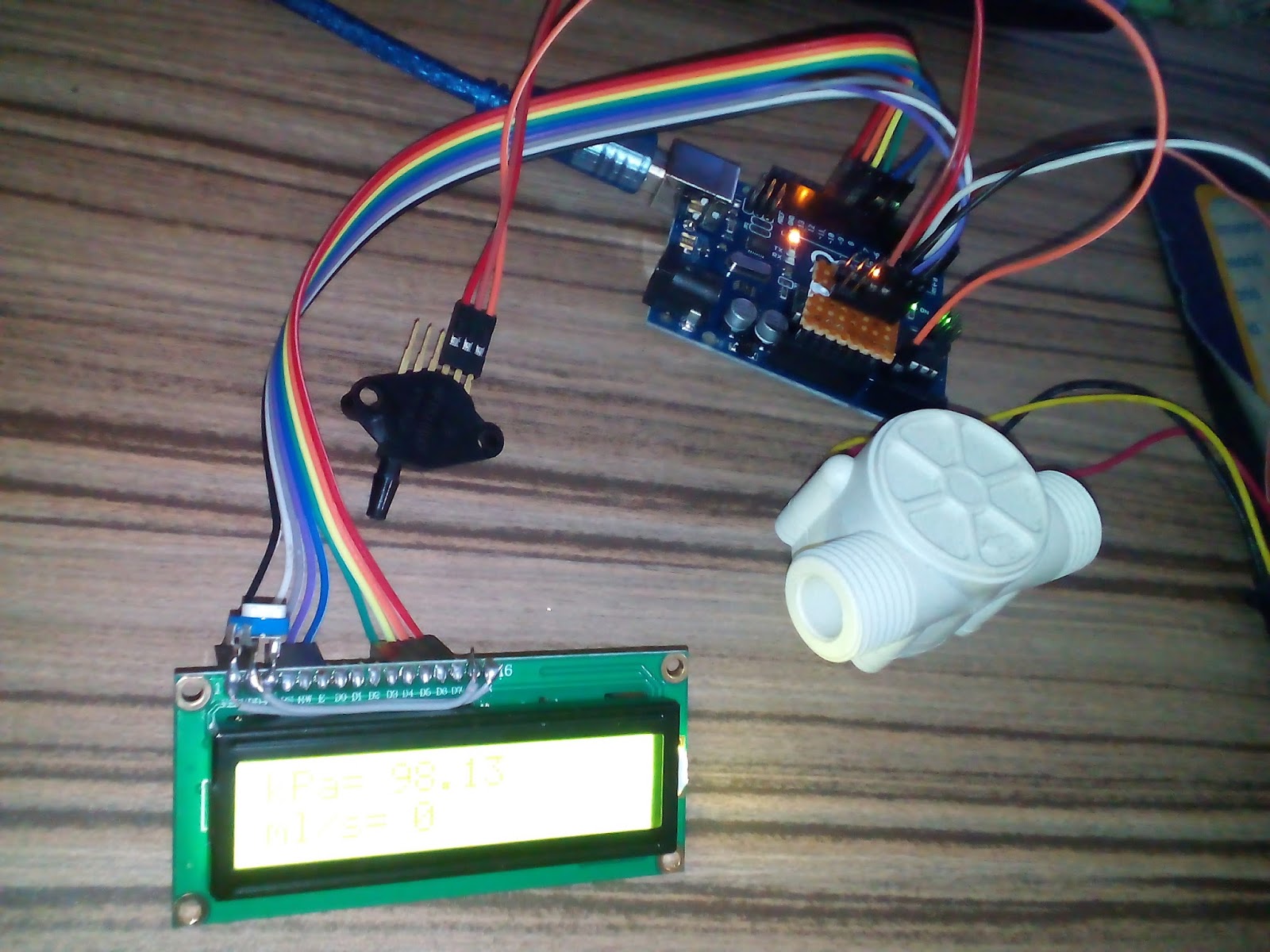 . Mengakses Sensor tekanan udara MPX 5700DP / MPX 5700AP dan Water Flow Sensor ARDUINO