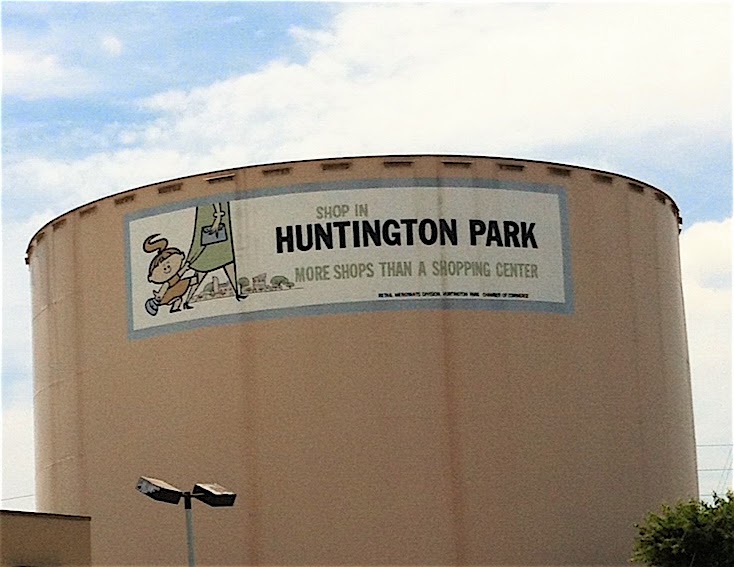 wacky tacky BowlORama Gage Bowl