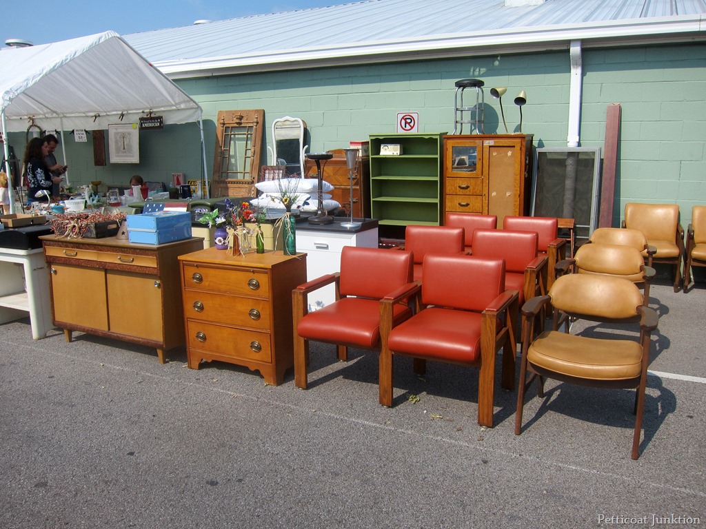 Top 4 Steps to Furnish your Home at a Low Cost