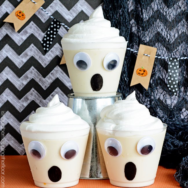 Ghostly Pudding Cups with White Chocolate Raspberry Pudding | Perfect for all of your Halloween entertaining!