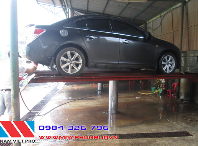 Tư vấn và lắp cầu nâng rửa xe ô tô 1 trụ miễn phí cho garare rửa xe