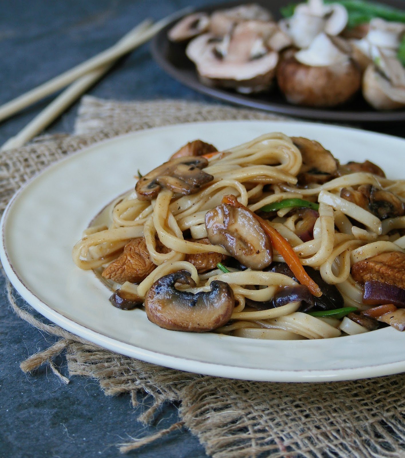 Cupcakes & Couscous: Ginger, Mushroom and Chicken Stir Fry