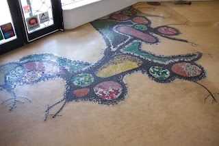 Centro del Mosaico Contemporáneo: Pisos