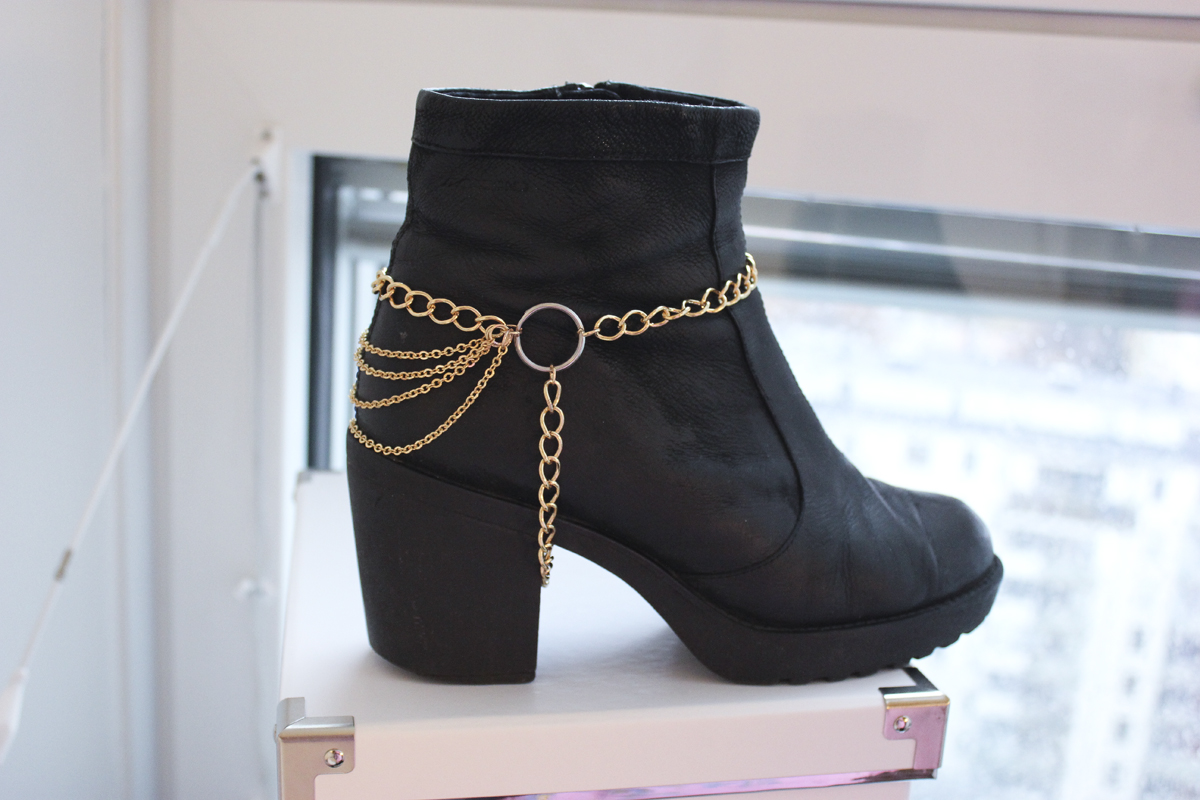 Martina M. DIY Chain Boots.