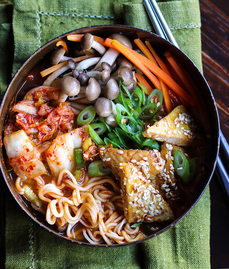 Maikin mokomin Kimchi ramen