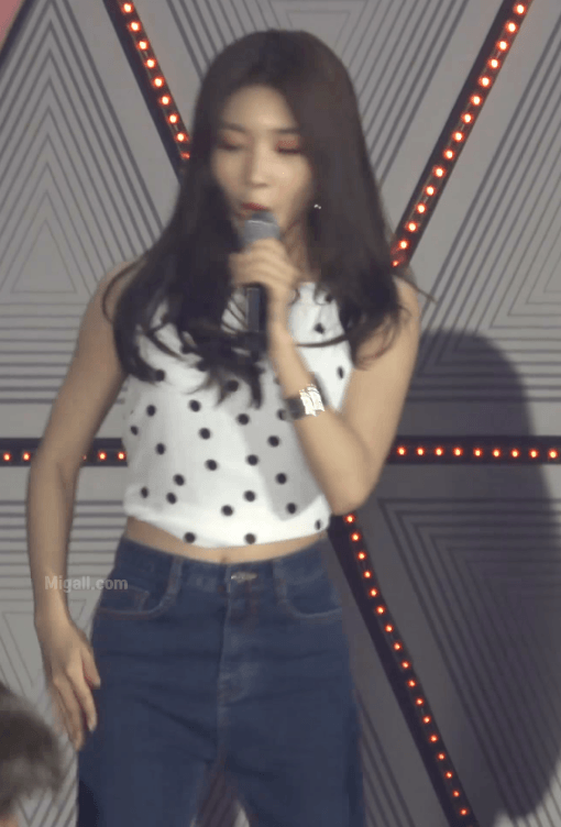 청하 흰색 크롭티