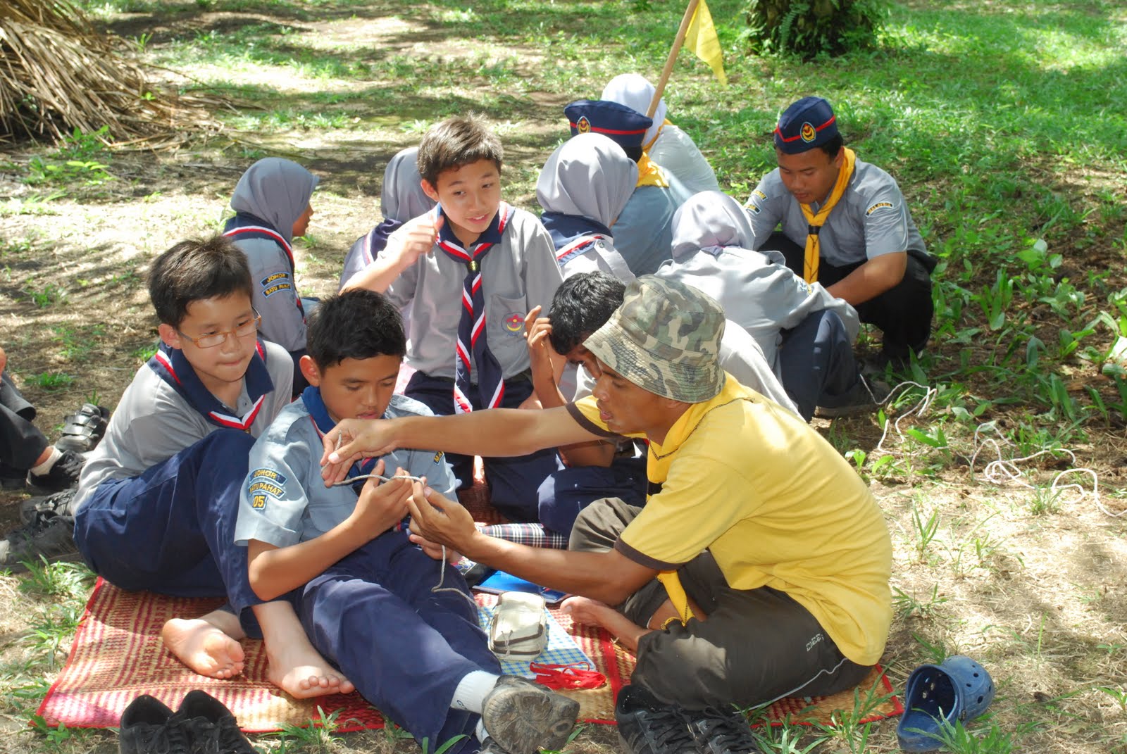 Pelangi Jingga: Contoh Karangan Catatan