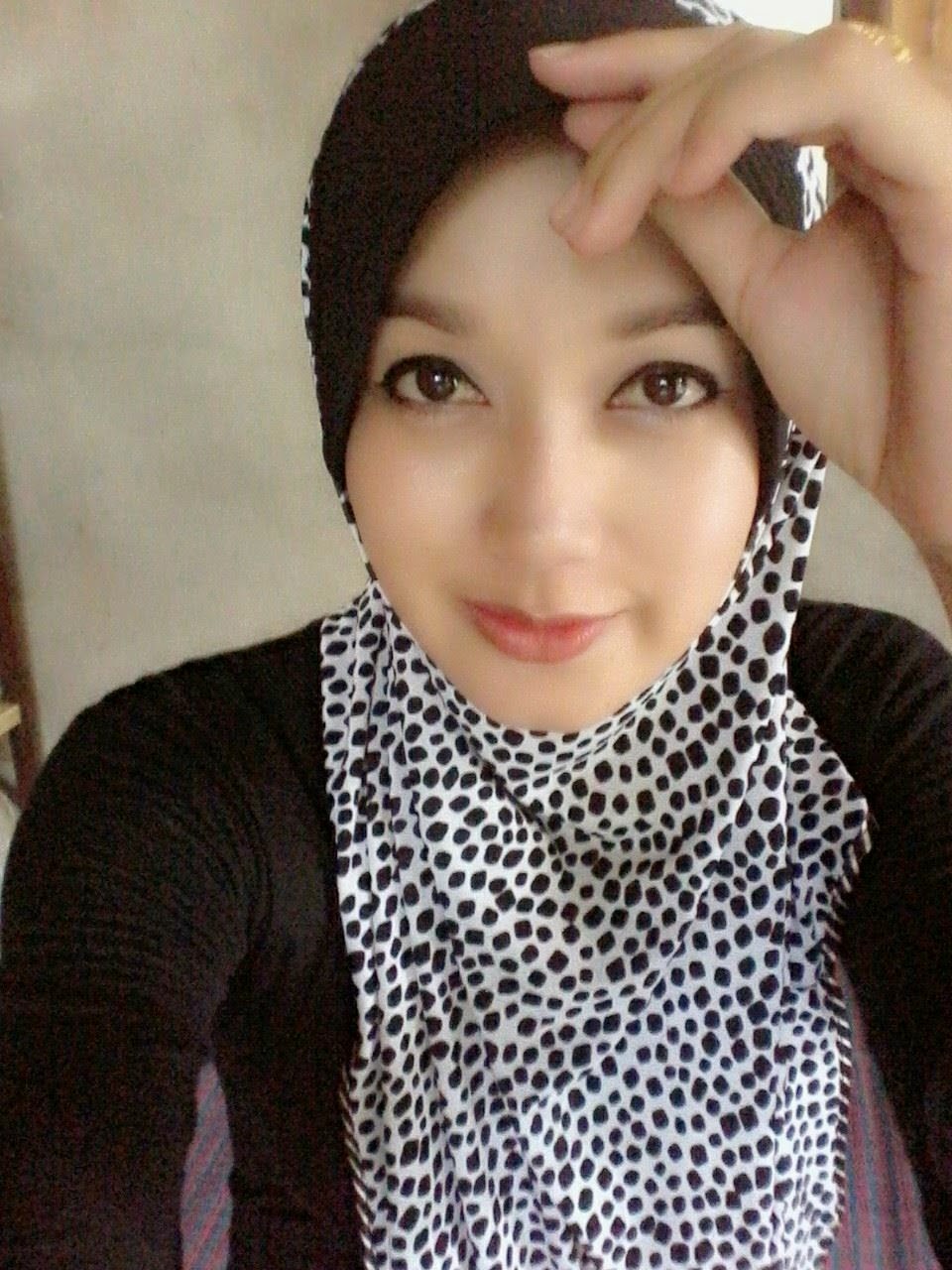 Cerita Ngentot Tante Berjilbab - KAMAR JANDA