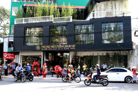 Kinh ngac nhung vu ly hon vo lum xum cua cac dai gia Viet - Anh 3