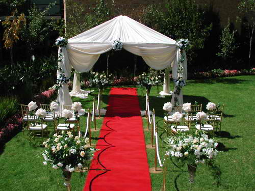 Love My Weddings Garden Ceremony Setup Since I Am Having A Garden Wedding Have Been Looking At Ceremony Setup All Over The Internet To Get Inspiration There Aren T Many Unique Ideas