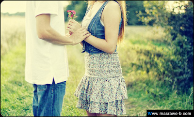couple-cute-love-flowers.png