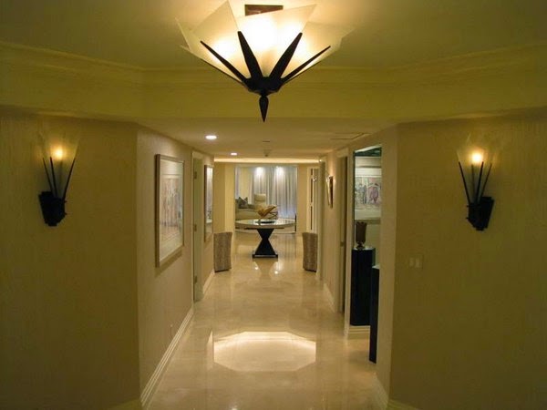 Mix colors in decorating hallway