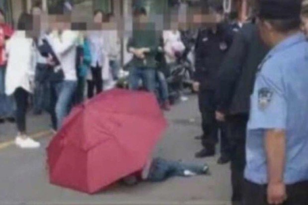 A Chinese Boy Jumps From the Fifth Floor With an Umbrella... and Lives! A Chinese Boy Jumps From the Fifth Floor With an Umbrella... and Lives!