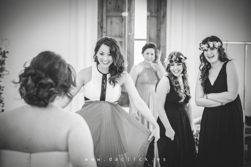 preparativos novia con amigas