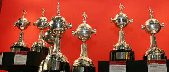 Racing Club Libertadores Trophy Replica 1:3
