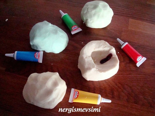Nergismevsimi Pastel Renkli Kurabiyeler