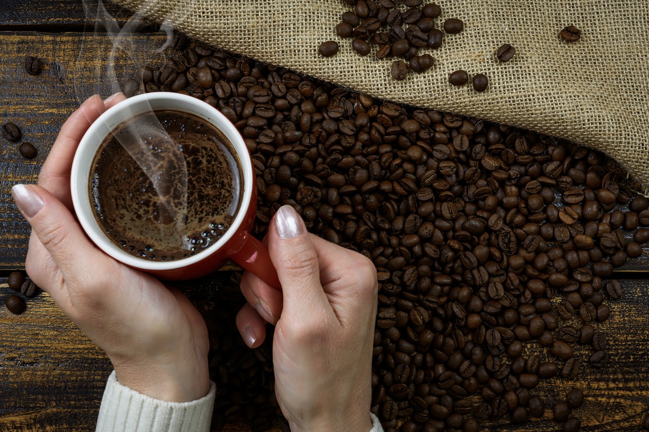 Anche solo l'odore di caffè potrebbe effettivamente Anche solo l'odore di caffè potrebbe effettivamente