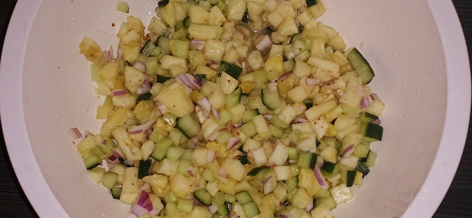 girlietrash: rezept: ananas- gurken- salat