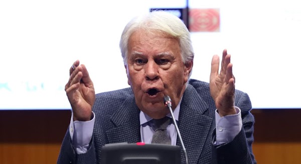 Felipe González denuncia que se quiere utilizar el 'refrito' de la CIA sobre los GAL para derribar "el régimen del 78" Felipe González denuncia que se quiere utilizar el 'refrito' de la CIA sobre los GAL para derribar "el régimen del 78"