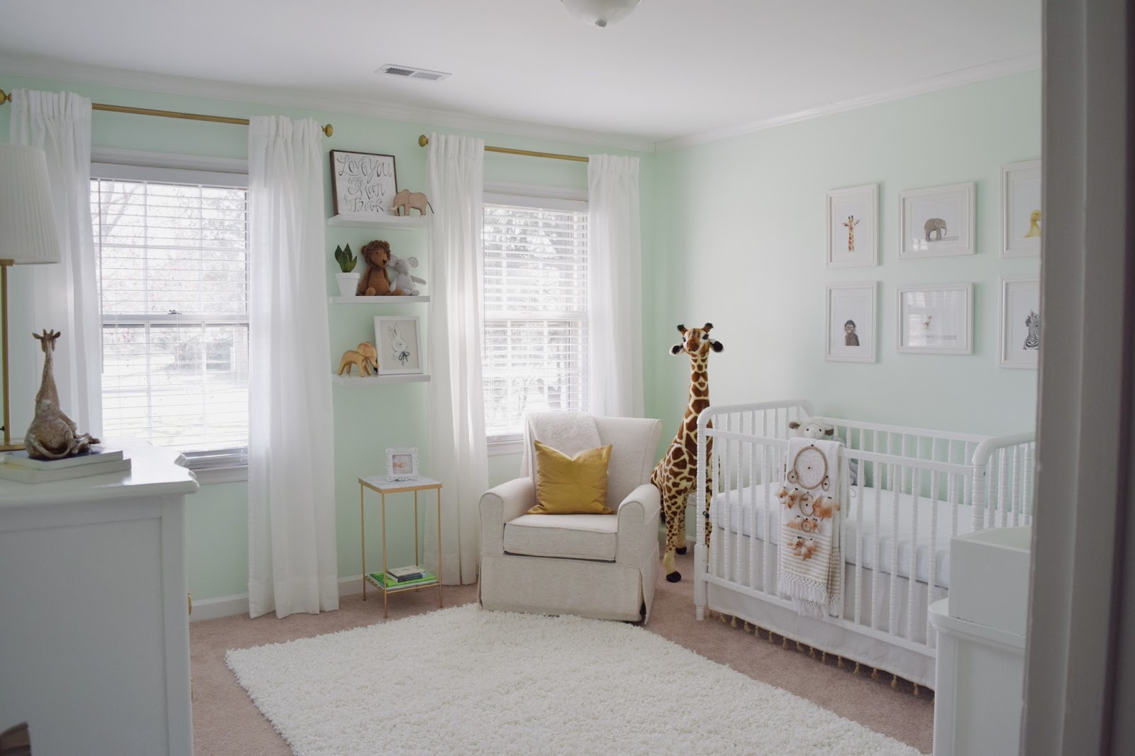 Pin by Valérie Jacques on baby room Green baby room, Nursery baby