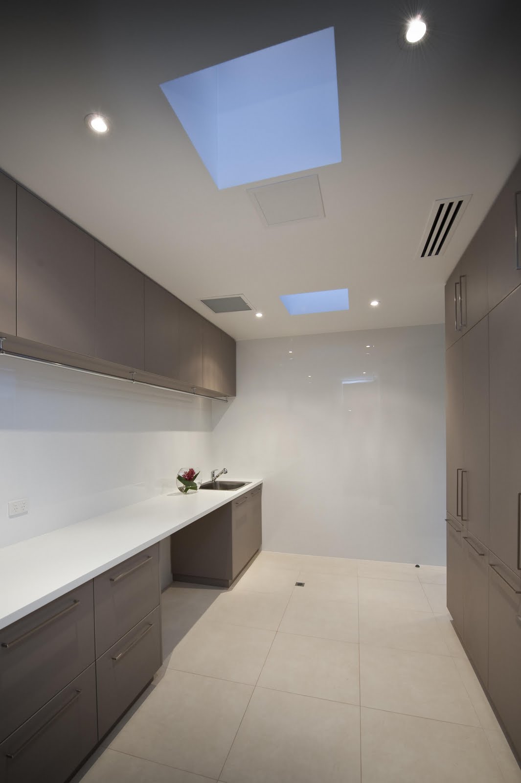 Building a Home Remodeling Ideal laundry splashback height