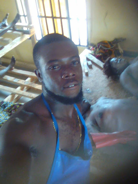 Black Axe Cultist Former Unth Enugu Mortuary Attendant Takes Selfies 