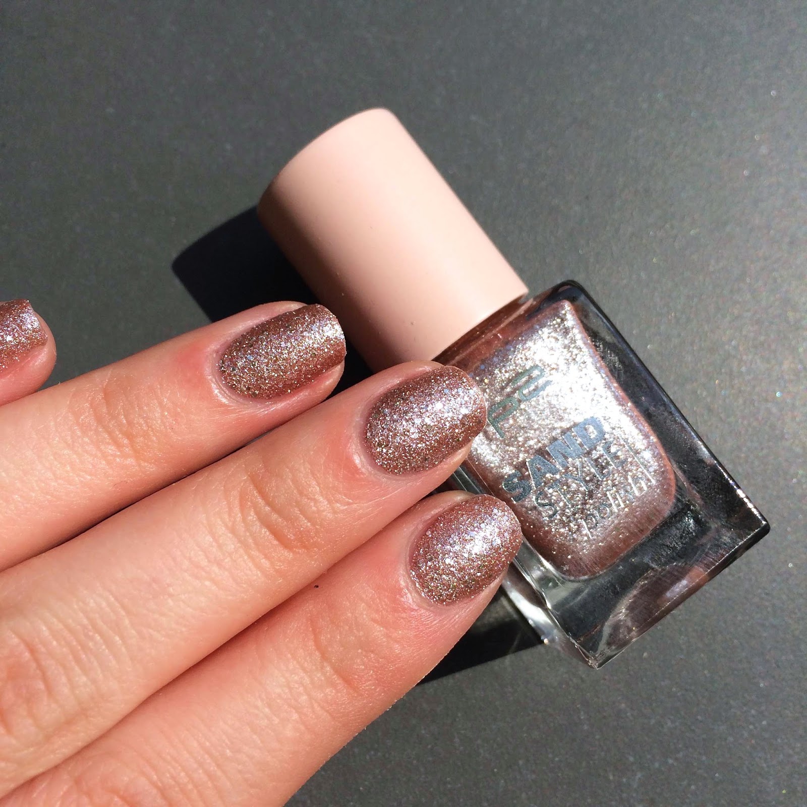 Devilishly stylish: notd: p2 "sand style polish" in "070 pretty"