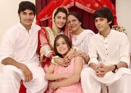 Ayeza Khan Family Husband Son Daughter Father Mother Age Height Biography Profile Wedding Photos