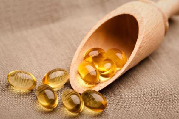 Cách làm trắng da tự nhiên bằng Vitamin E Cách làm trắng da tự nhiên bằng Vitamin E