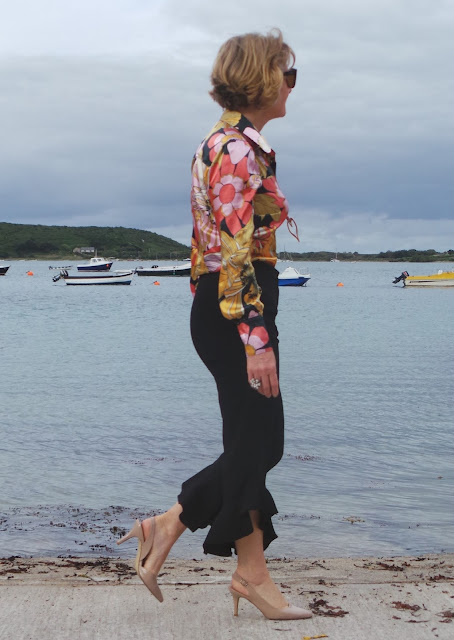 Black trouser challenge 5 | Anna's Island Style