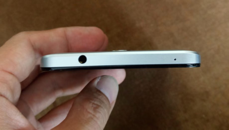 Flash Plus 2 chinh thuc ra mat thi truong Viet Nam, gia 3,2 trieu dong - Anh 4