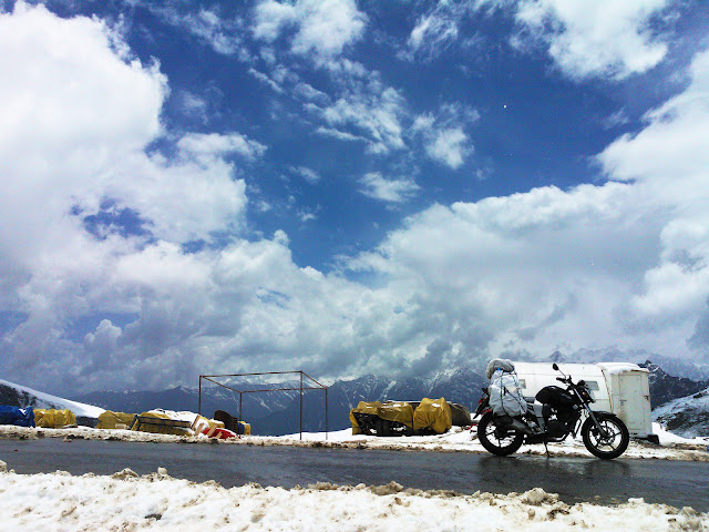 Manali to Leh - Rohtang Pass bike trip