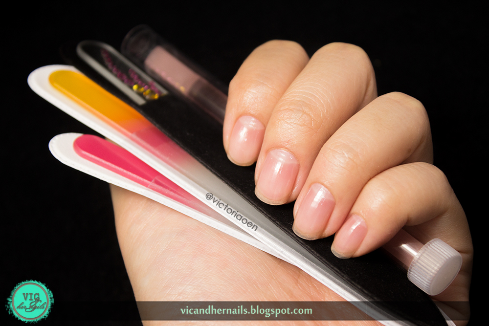 Vic and Her Nails Aveniro Glass Nail Files Review