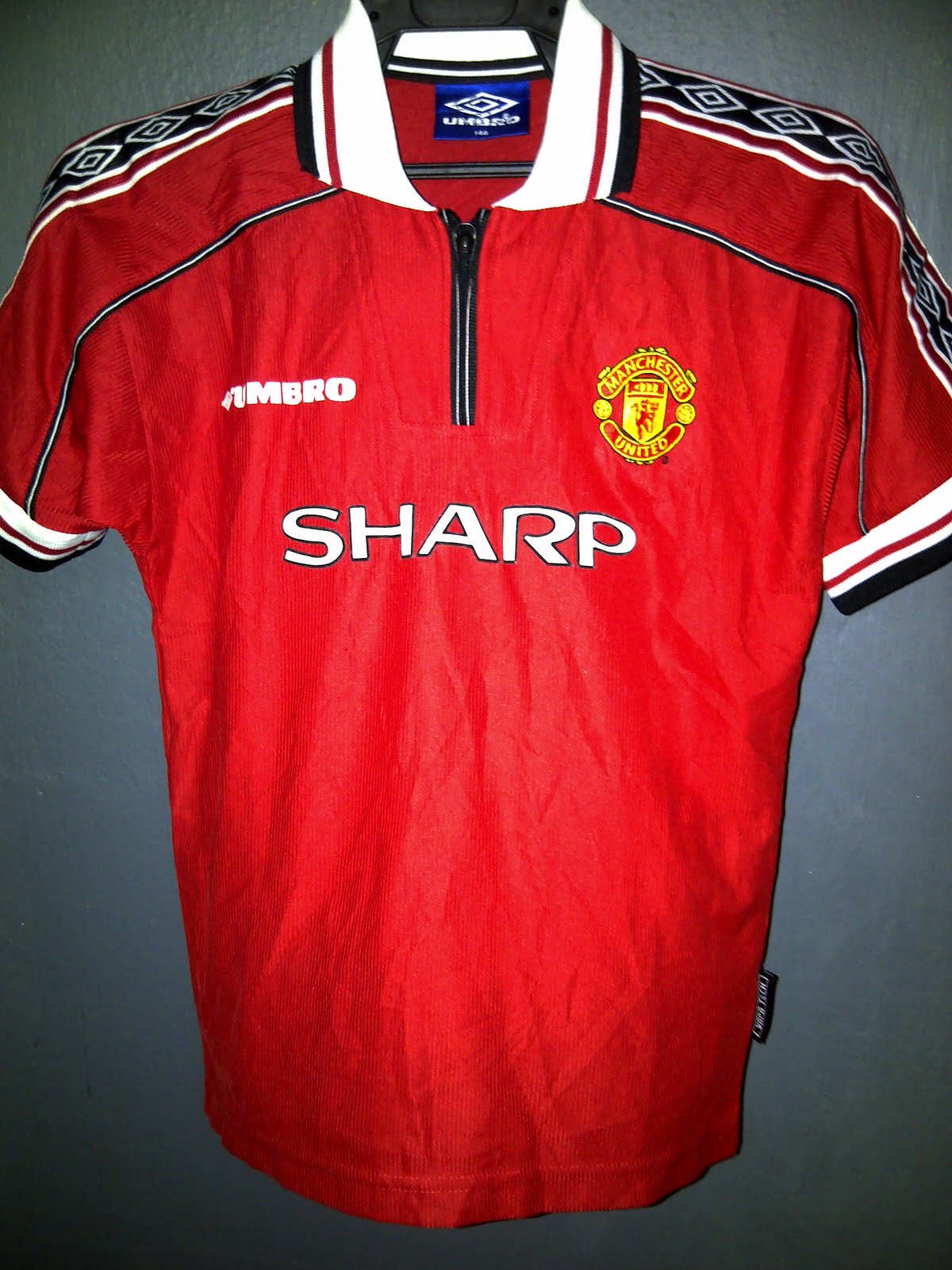 the scandalist: Man. United 98-00 Home jersey