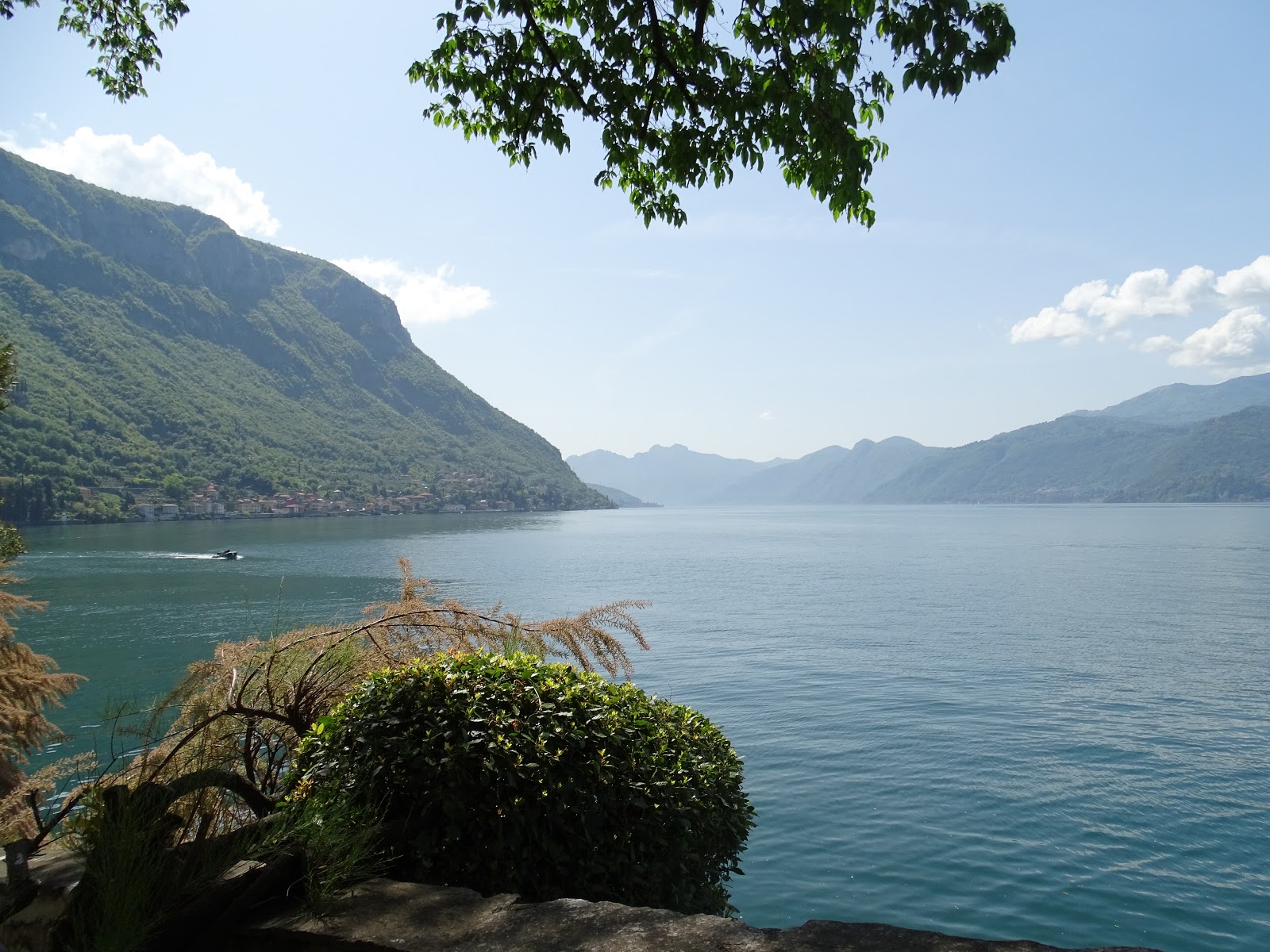 E come Emanuela: Quel ramo del lago di Como, che volge a mezzogiorno...