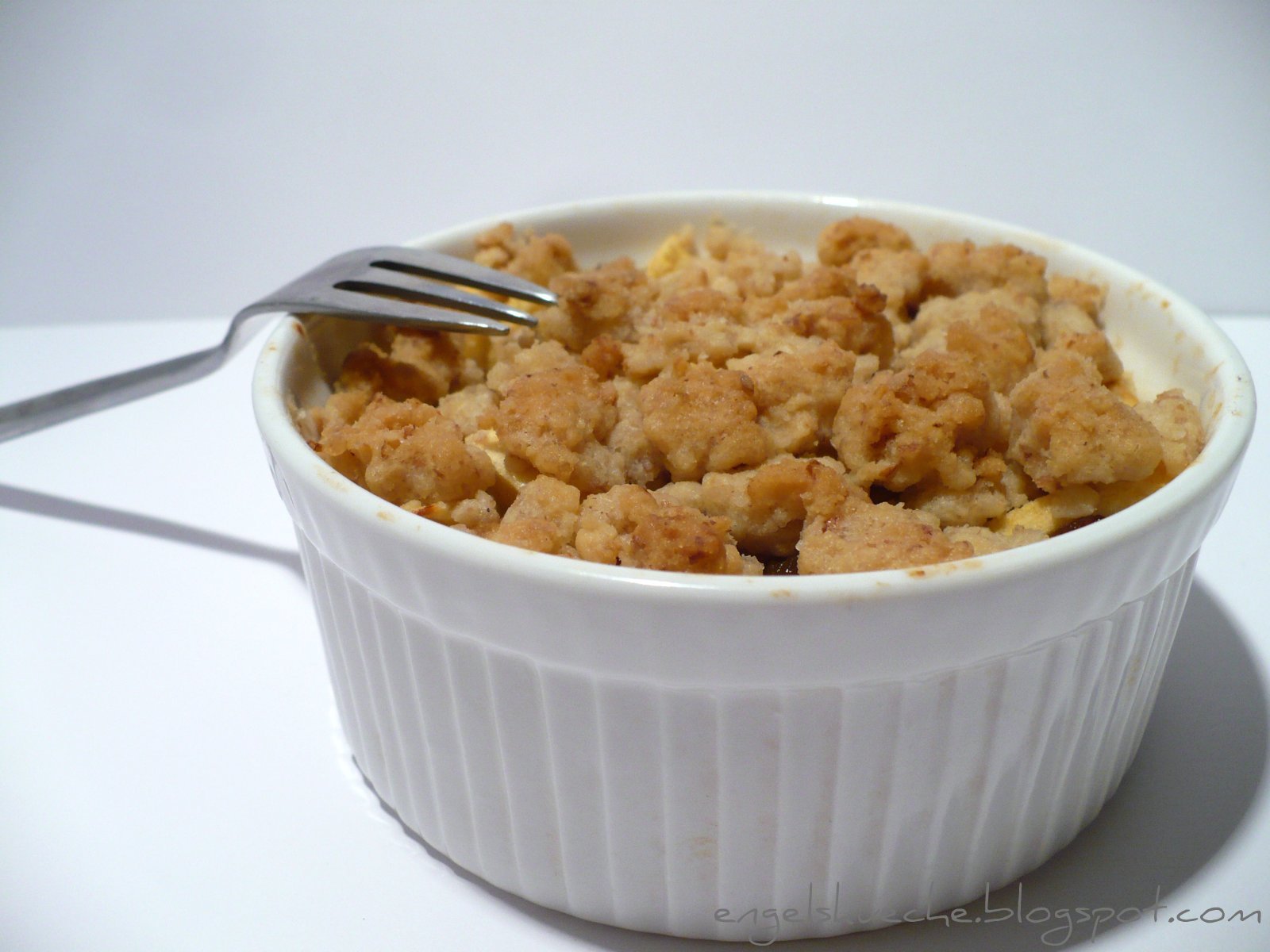 Essen aus Engelchens Küche: Apfel-Birnen-Crumble mit Calvados-Rosinen ...
